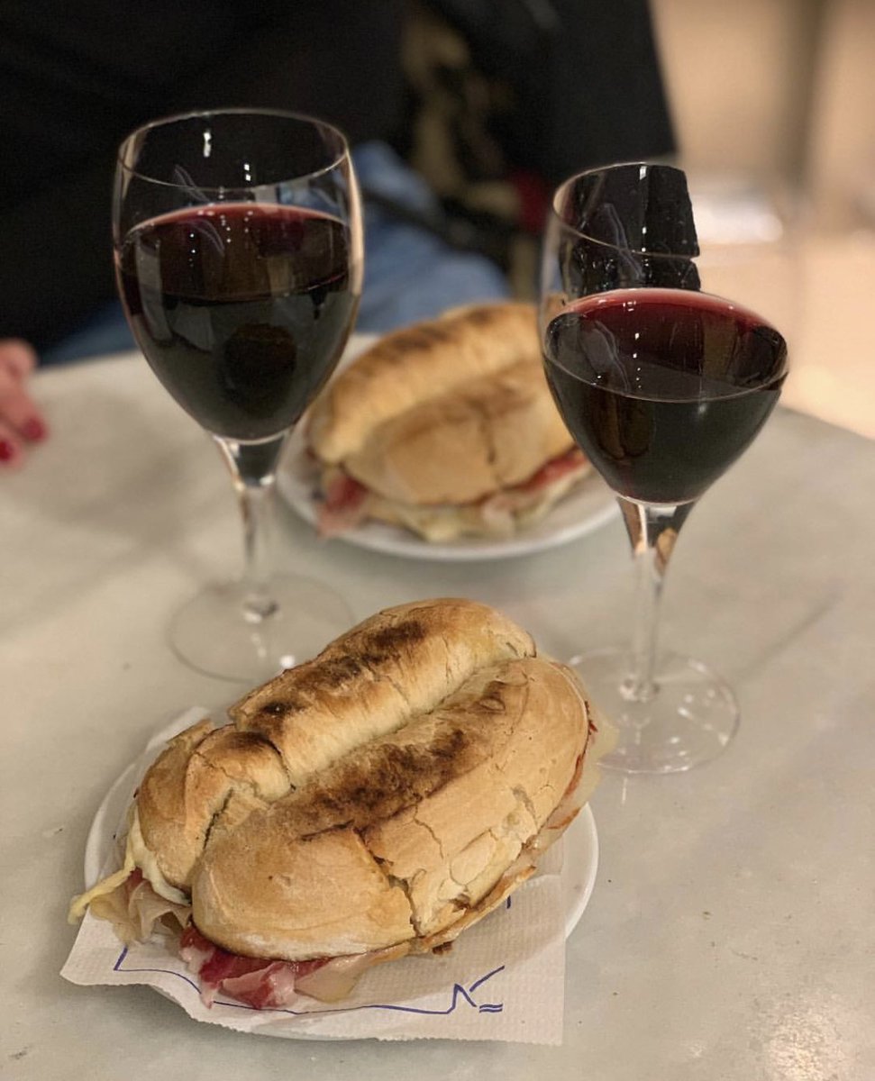 BarBosch's tweet photo. Volvemos a la rutina diaria y no hemos encontrado mejor manera para celebrarlo. ¡Mil gracias por compartir vuestros momentos en #BarBosch! 🙂

#Mallorca #FoodLovers #Food #Llonguets #Gastronomia https://t.co/18HQvc60gB