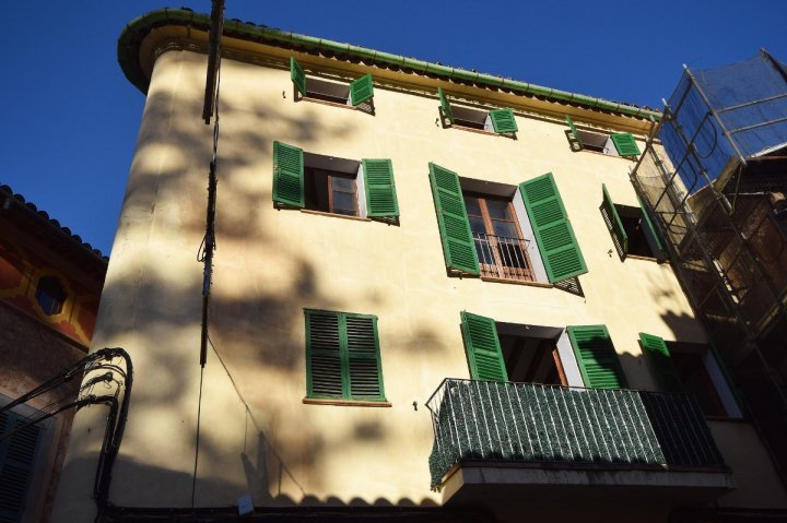 MDHMallorca's tweet photo. Bright traditional #apartment on three levels in the centre of #Sóller
https://t.co/KIhiSLzMPH #RealEstate #Propiedad #ForSale #Property #Realtor #Realty #Investment #Rentahouse #inmuebles #inmobiliaria #propiedad #venta #ventadeinmuebles #Soller #Mallorca https://t.co/8lhPX5qKxP