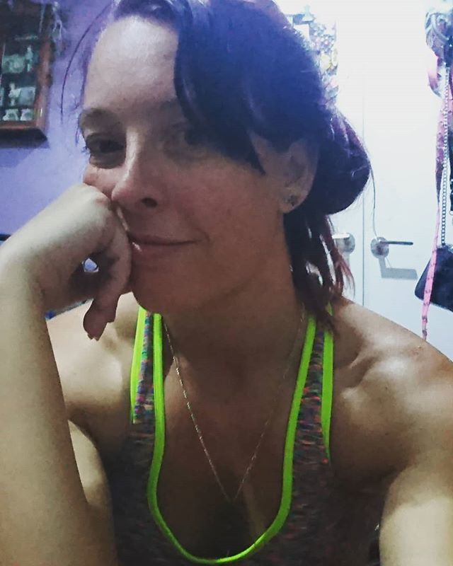 Princess_Flick's tweet photo. Day 17 started back at pole dancing to back it up with 15 minutes of totally core domination! #makefatcrychallenge https://t.co/OJomufTByb