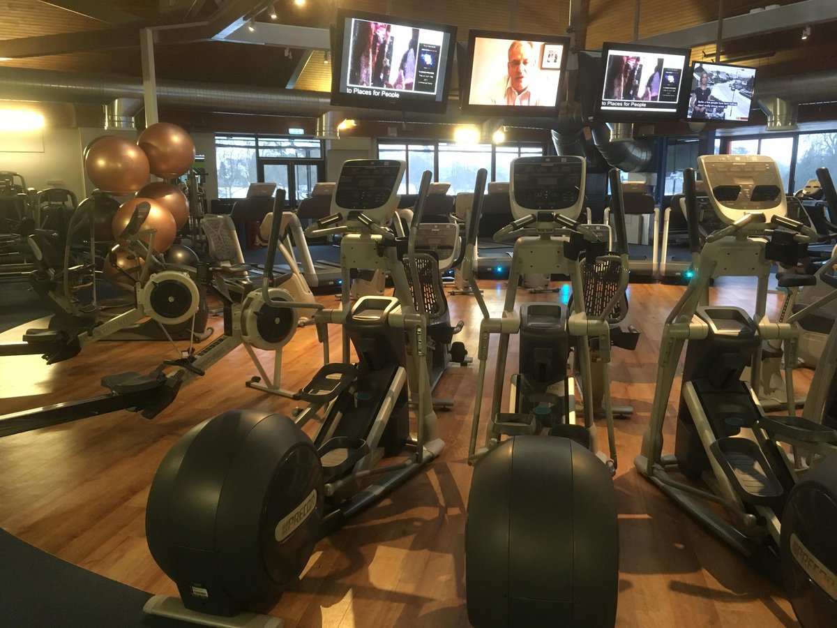 olympiadlc's tweet photo. Just 3 days to go for our £1 offer. Start your healthy new year with a bang! Join for just £1 and get your first month free. Call us or join online quoting JUSTAQUID offer ends 9th January! https://t.co/ctkG66T1Du