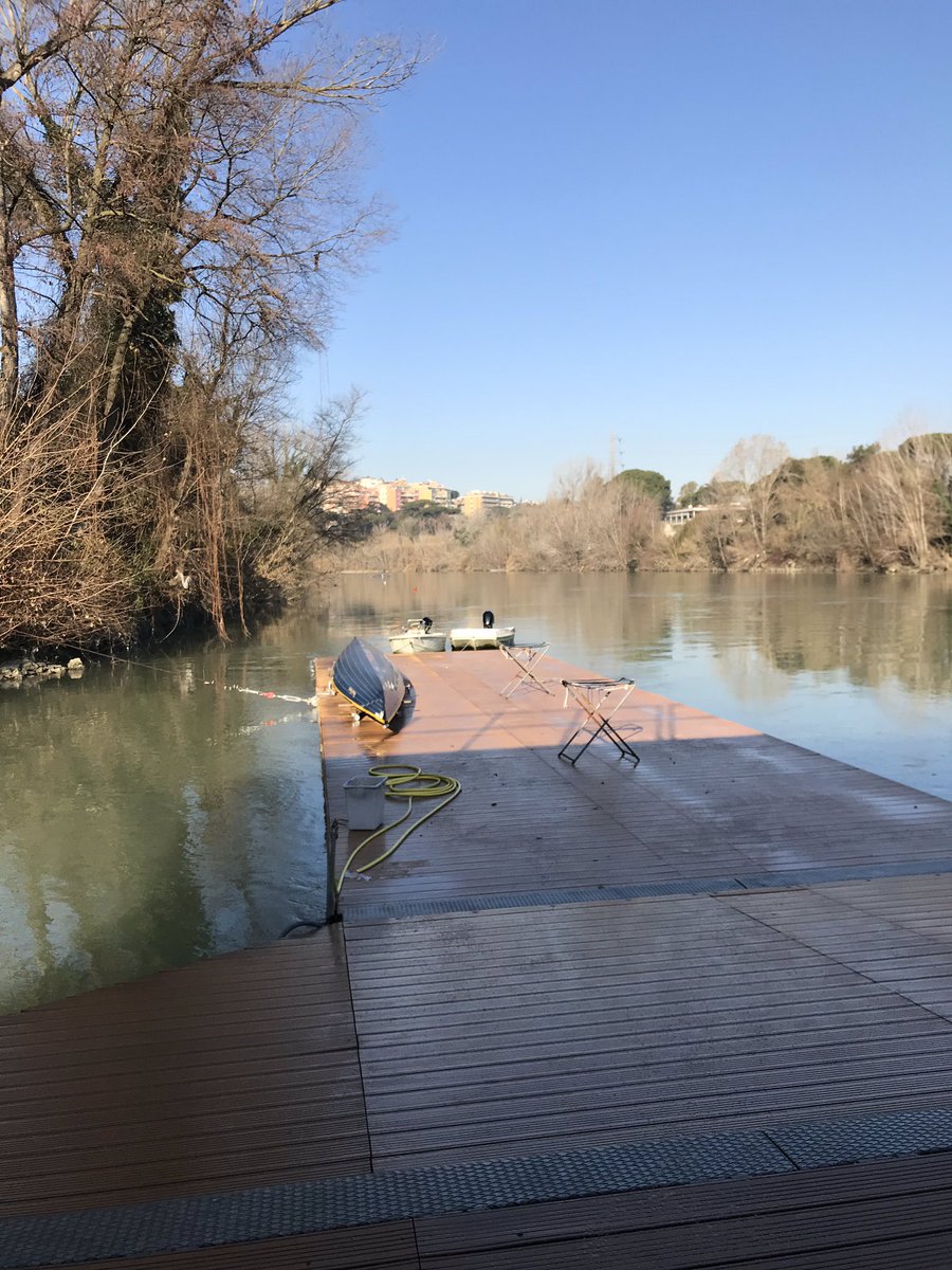isabellarauti's tweet photo. #canottaggio #proposito2019 tornare a remare dopo 5 mesi di stop! Tutto sta a ricominciare ?! Vedremo! #freddoBoia https://t.co/n7ykxcnquZ