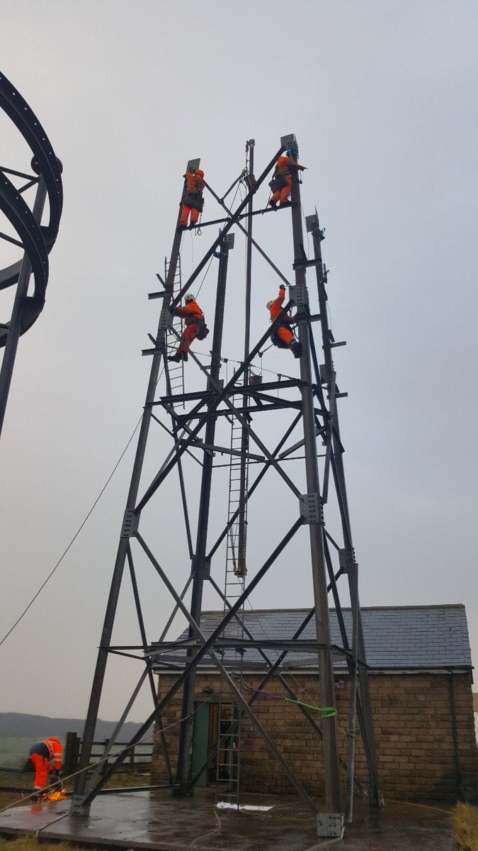 An 8point8 team in collaboration with Merlin Wireless &amp; Fibre Services recently completed the decommissioning of a 30m tower in a remote location with very challenging weather conditions. 
#towers#8point8#decommissioning#derrick#4x4#fibre #merlin 
bit.ly/2ABjHY3