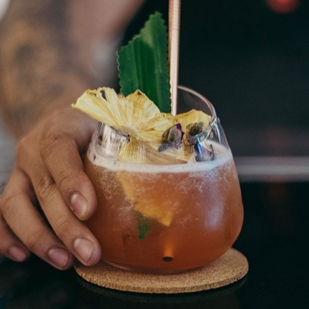 inploi's tweet photo. Movers &amp; Shakers! 😎🍹Check out @inploi's Top Guide to Mixology Training Courses in London here: https://t.co/vO5TAR0pwb #mixology #mixologist #mixologycourse #barschool #bartenders #londonbars https://t.co/XyGW7MQSSi