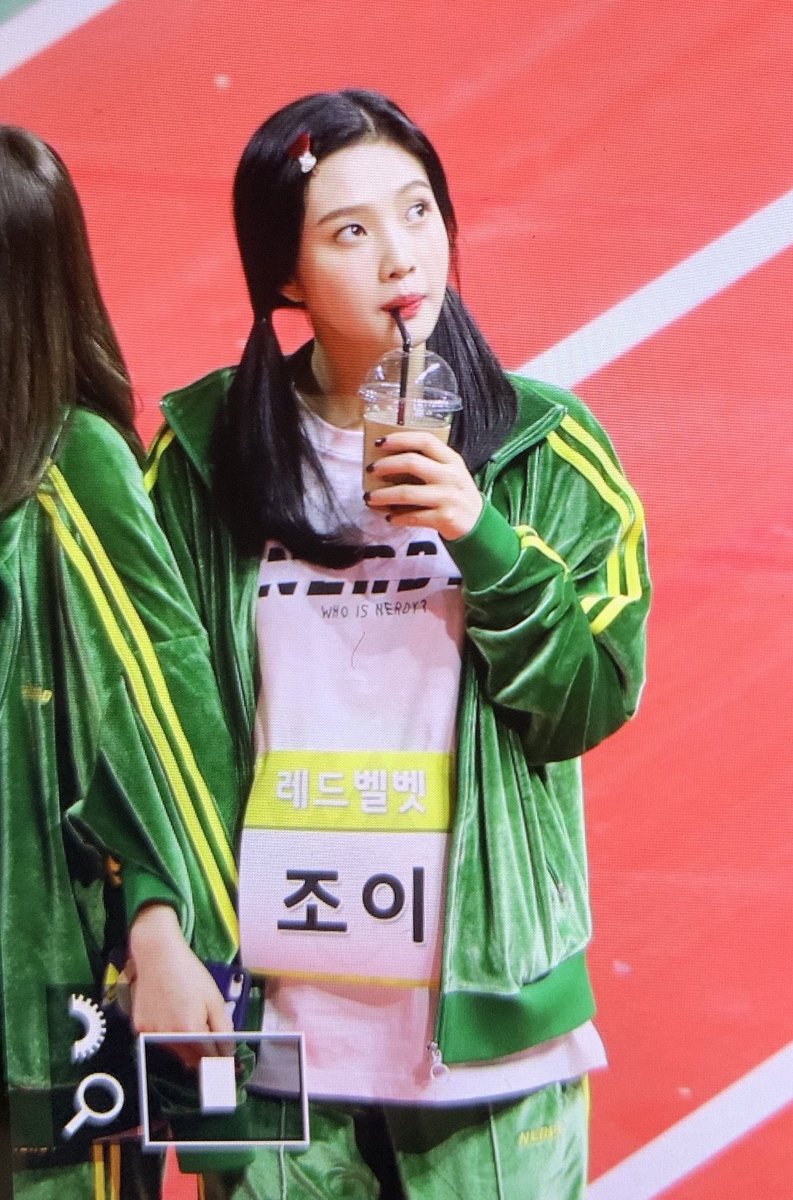 Pumpkin960903's tweet photo. 👧🏻👧🏻👧🏻👧🏻👧🏻 #조이 https://t.co/BShG0dsHHi