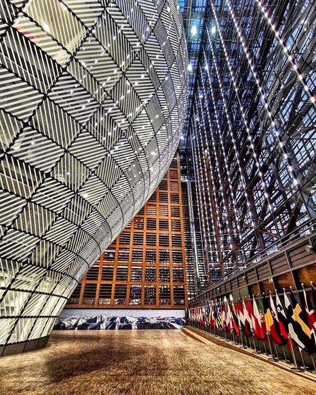 📌 The Europa building is located on /Rue de la Loi in the European Quarter of Brussels. Its defining feature is the multi-storey "lantern-shaped" construct holding the main meeting rooms🇦🇹🇪🇺📷 <a href="/zahramuller/">Zahramuller</a>