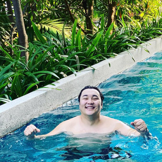 View image on Twitter