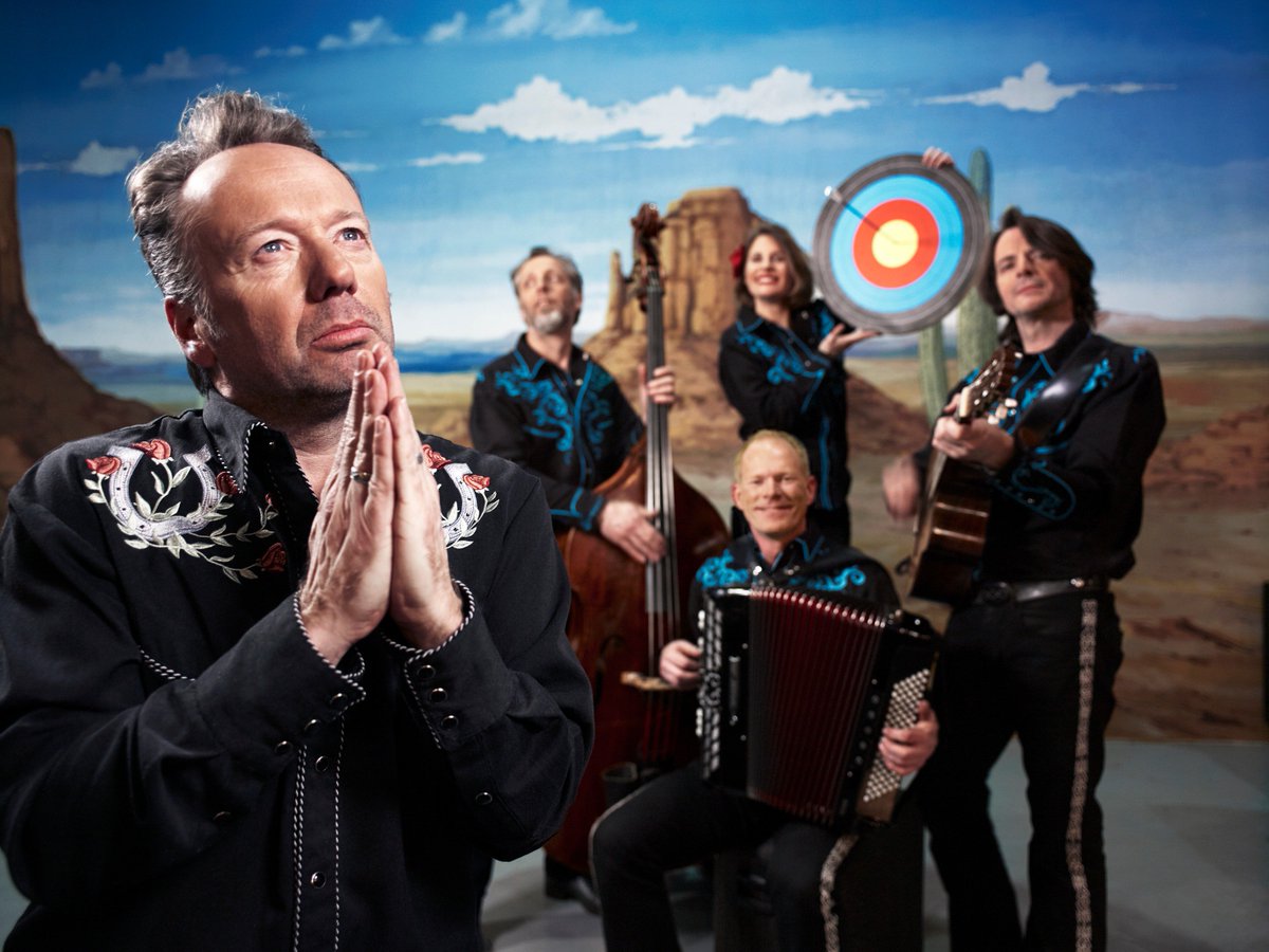 AandeSlinger's tweet photo. Fan van Joris Linssen &amp; Caramba? Er zijn enkele kaarten vrijgekomen voor de première van hun nieuwe theaterconcert 'Raak' komende zaterdag 12 januari @AandeSlinger! Wees er snel bij en bestel de laatste tickets via de website https://t.co/56BuHHSgfV https://t.co/Su2rmCptwz