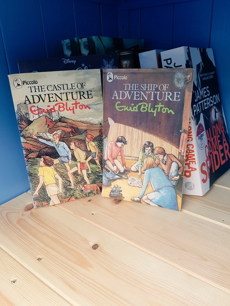 HarrogateFest's tweet photo. Look what some lovely person has left in our #minilibraries just waiting for you to find and join them on an adventure...@BlytonOfficial https://t.co/BjvZEClF9X
