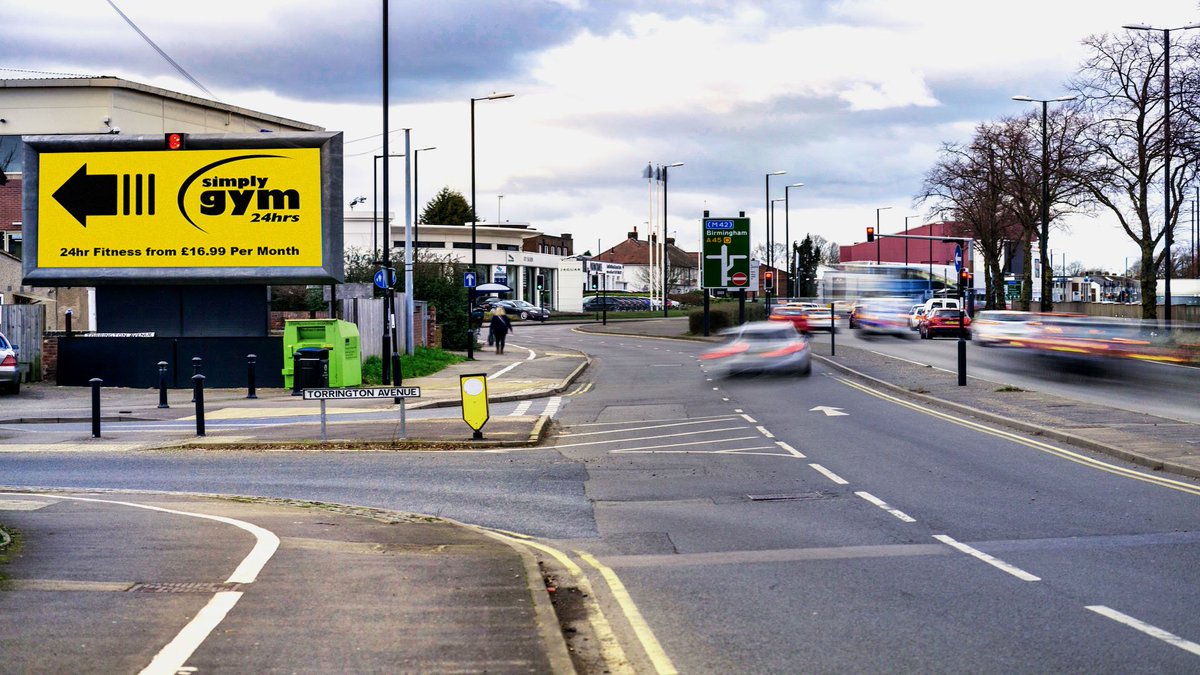 Direct_8Outdoor's tweet photo. We are pleased to welcome @simplygymcov to the neighbourhood - opening today &amp; live on our Torrington Avenue screen! #Powerof8 #YourOutdoor https://t.co/dChsj1xbN9