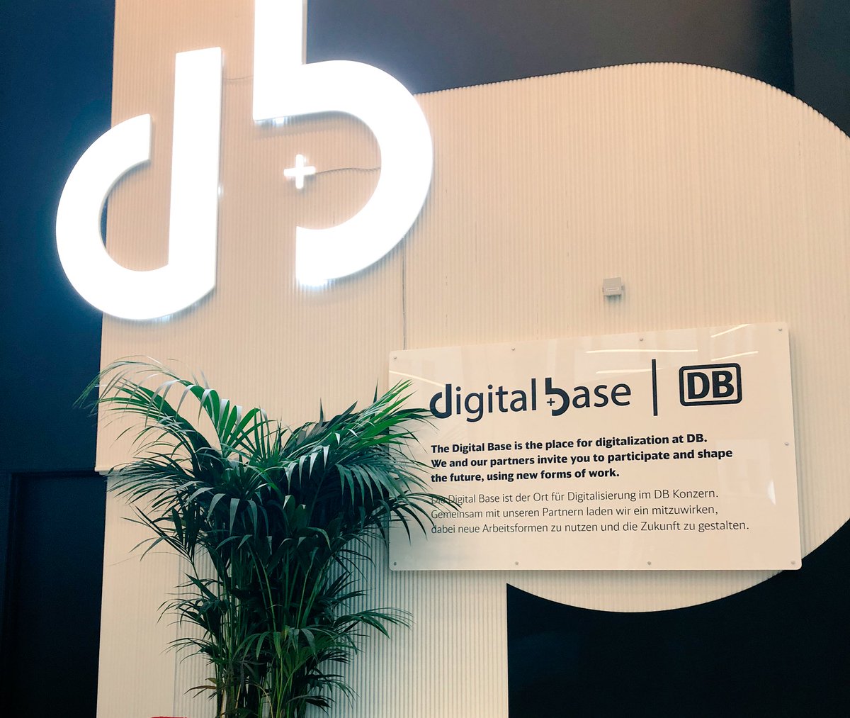 Heute mein Arbeitsplatz! #digitalbase #wework gemeinsam mit #digitaleschienedeutschland #dbinntrapreneurs #dbdigital #beyond1435