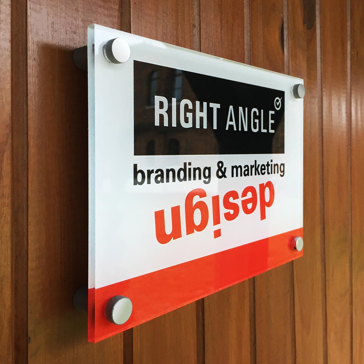 90rightangle's tweet photo. "We’re a small friendly agency, working for some of the countries largest businesses, so when you work with Right Angle, you can expect a highly professional service, with a personal touch..."

OUR WEBSITE ➡️ https://t.co/lhamYBqz9A

#design #agency #marketing #websites https://t.co/VPq3aa1PEw