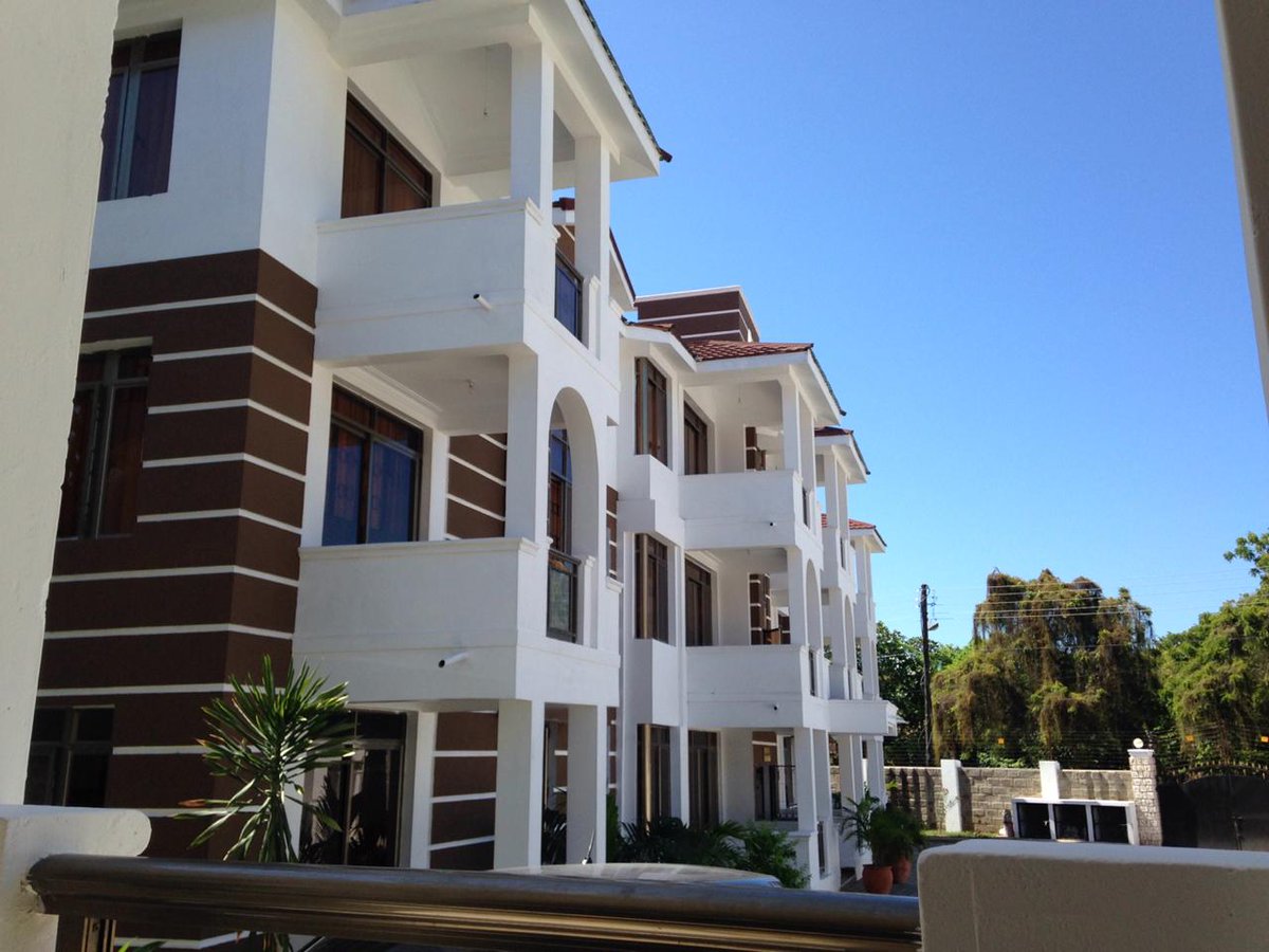 Myspace_Kenya's tweet image. Are you a lover of big space &amp;amp; a twist of modern luxury? 

This newly listed home by us might be your dream home this 2019. Built with a modern touch, the 3 bedroom home has all rooms en-suite, fully furnished &amp;amp; spacious. 

Your favorite amenities are all  available.

#realestate