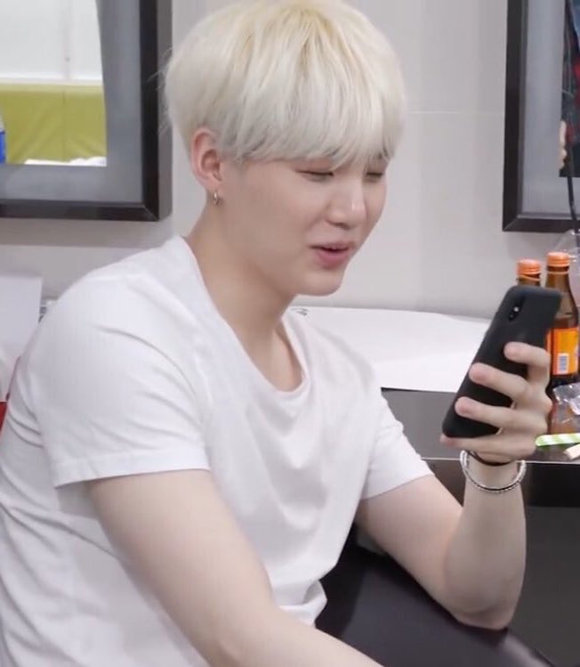 sugaaaaaa___'s tweet photo. @kiri_bts_lv https://t.co/MUw74yox3n