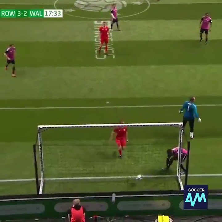 Jay-Jay Okocha just being Jay-Jay Okocha at the Star Sixes! Happy birthday fella  