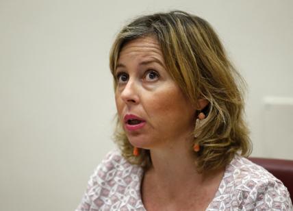 AnnaLeonardi1's tweet photo. La ministra Grillo, dopo aver licenziato i membri del CSS, ha chiesto un dossier su di loro per vederne "l'orientamento politico".
A farlo la D'Arrando, capogruppo comm. sanità Camera, che nel suo CV vanta: diploma tecnico di laboratorio, badante e venditrice telefonica.
Chiaro? https://t.co/leHGdRr0q9