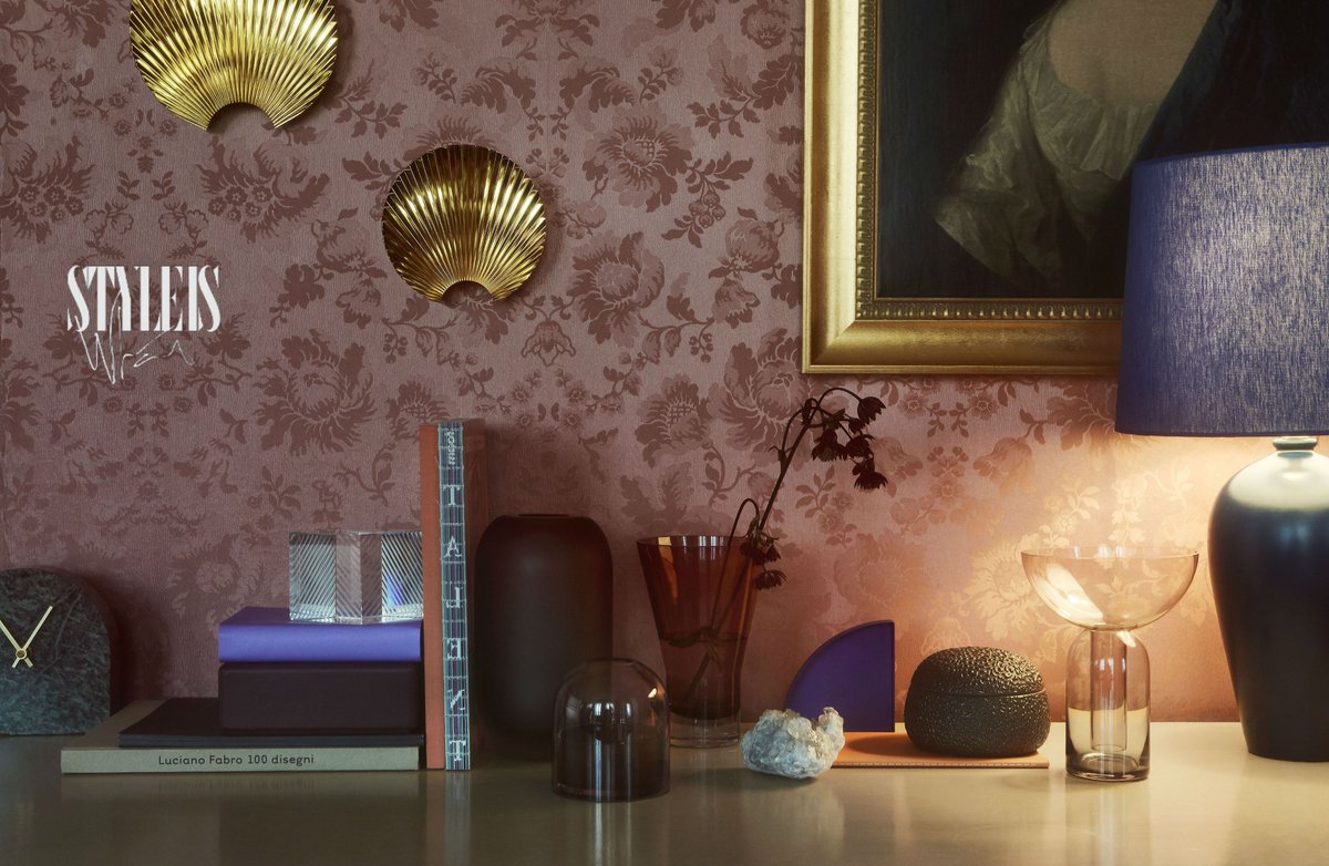 Shop Now AYTM Shell-shaped hook and Walnut Hydria Vase Top Frosted Glass at #styleiswhat web store.
.
#vase #hook #shellshaped #glass #AYTM #homedecor #interiordesign #homedesign #ideasforhome #decor <a href="/AYTMdesign/">AYTM</a>