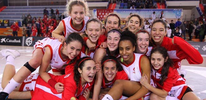 FBMadrid's tweet photo. Oro (histórico) y bronce en infantil

La selección infantil femenina se proclamó campeona de España al derrotar a Cataluña por 46-75 en una extraordinaria final. Las jugadoras de Carlos Arjonilla salieron lanzadas (9-22 en el primer cuarto) y terminaron … https://t.co/4GjONfQckm https://t.co/EDLjrxxwfh
