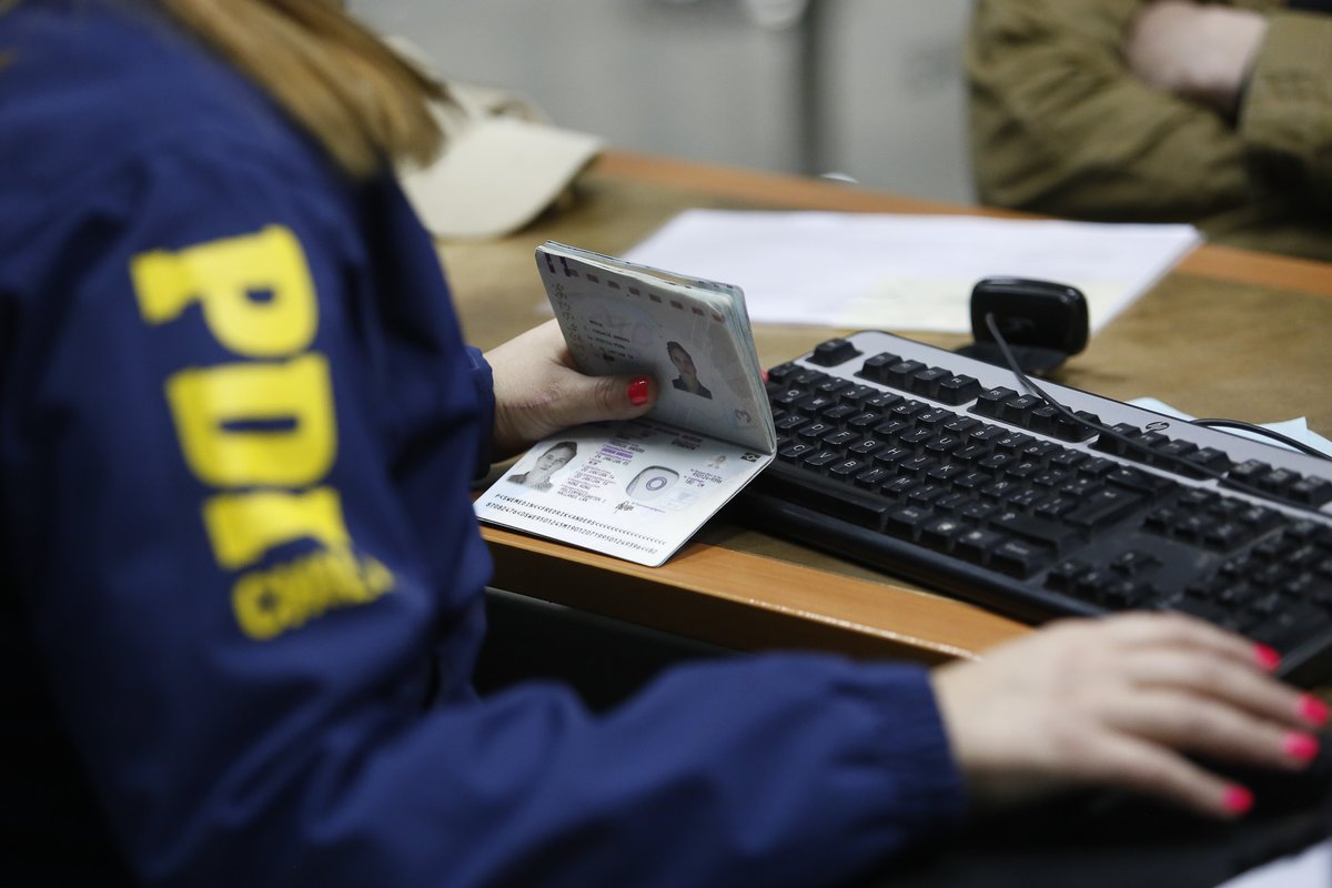 Recuerda que para viajar a Argentina, Bolivia, Brasil, Colombia, Ecuador y Paraguay, Perú, Uruguay y Venezuela solo necesitas presentar tu cédula de identidad o pasaporte. 

#MigracionesPDI
#FelizLunes