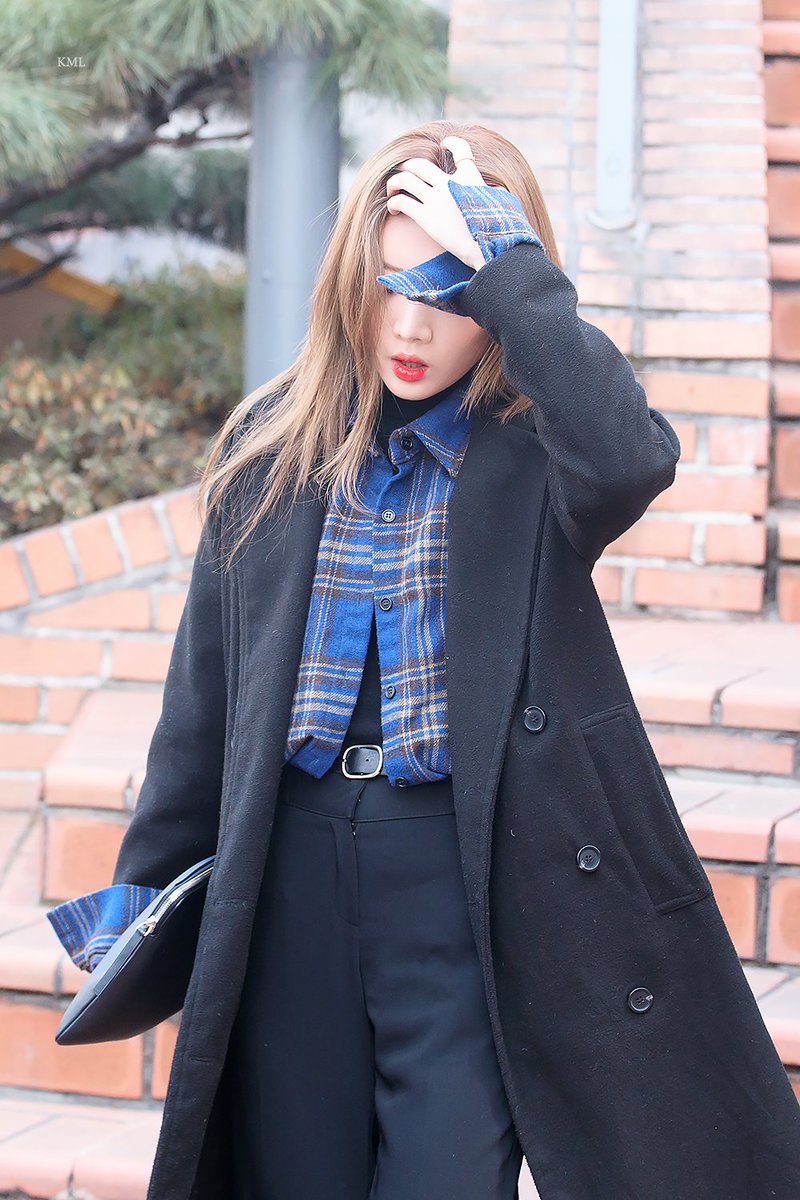 kissmylips_kr's tweet photo. 190107
cold heart baby!
#이달의소녀 #김립 #LOONA #KimLip https://t.co/4NHAkcmMZ7