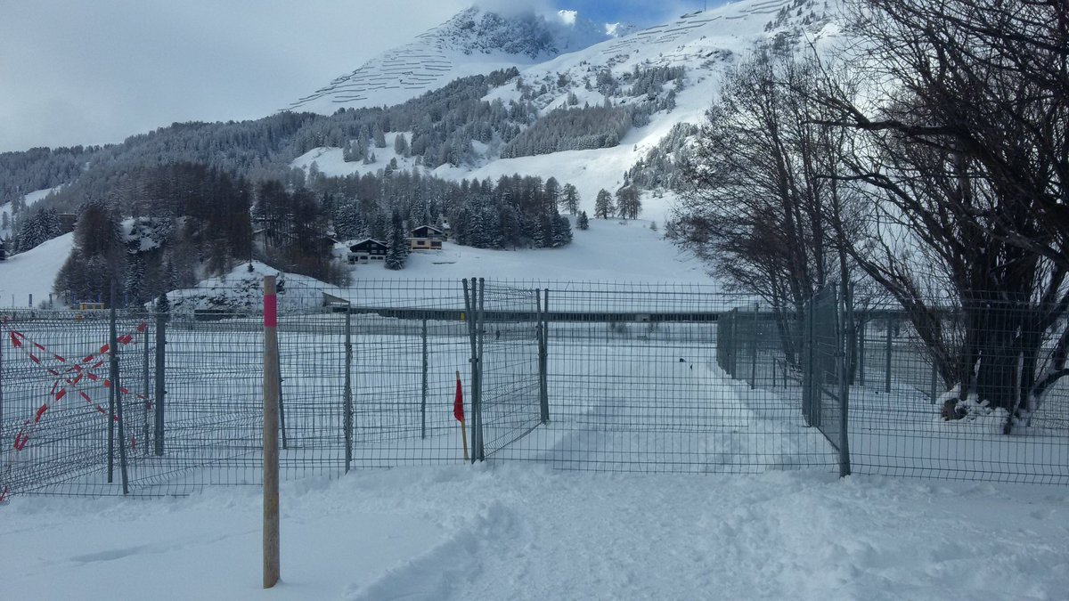 Das #WEF beginnt in gut zwei Wochen. Der beliebte Weg rund um den #Davosersee ist faktisch schon jetzt unterbrochen. Muss das sein? #Davos <a href="/wef/">World Economic Forum</a> <a href="/DavosKlosters/">Davos Klosters 💛💙</a>