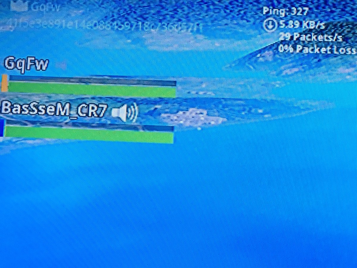 dfs66076687's tweet photo. I hate this ping.  #FortniteMiddleEastServers https://t.co/EcYYaED0Sj