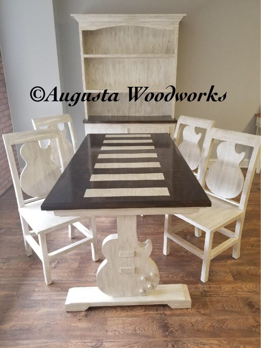AugustaWW4015's tweet photo. The worlds only Gibson Les Paul Guitar Table Set #gibsonguitar #guitarplayer https://t.co/ZAgrCLM5OK