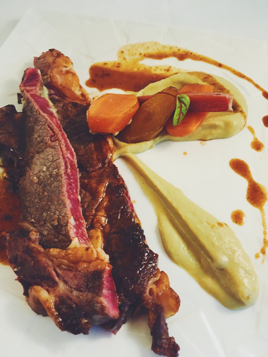 MaisonPLB's tweet photo. [Du 7 au 11 janvier 2019]

Jambon persillé / Entrecôte de boeuf, mousseline de choux romanesco, jus corsé aux piments d’Espelette / Galette des rois maison
 
Bon appétit ! 😋👨‍🍳 https://t.co/bXozdK4SzE