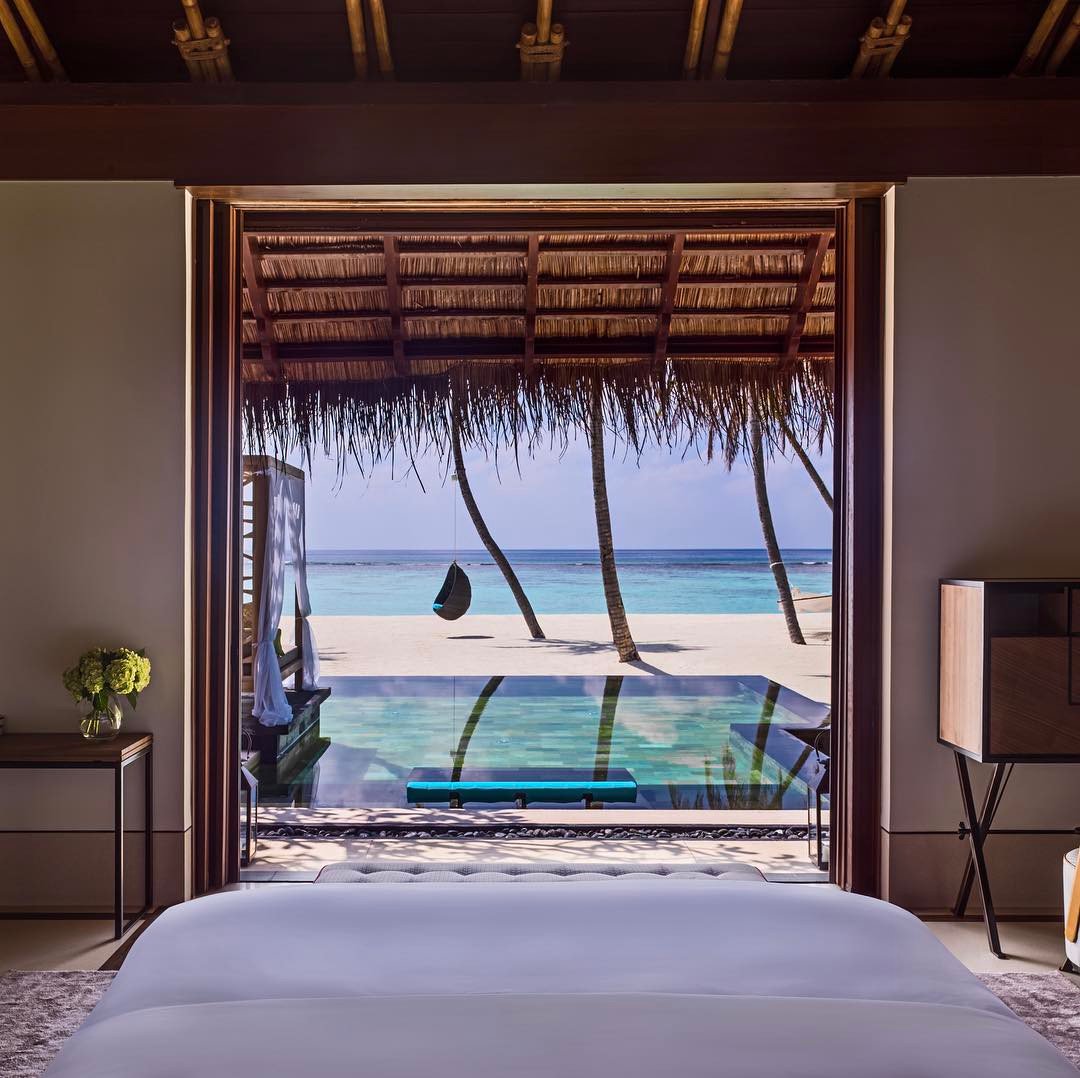 moodhucom's tweet photo. One & Only Reethi Rah is a superb all-villa resort, a favorite among A-listers, is perfect for couples and families in search of unprecedented privacy and the ultimate in laidback luxury.
#MoodhuHolidays #Hello2019 #OOMoments #Maldives #Reethirah https://t.co/1anLuHepVw