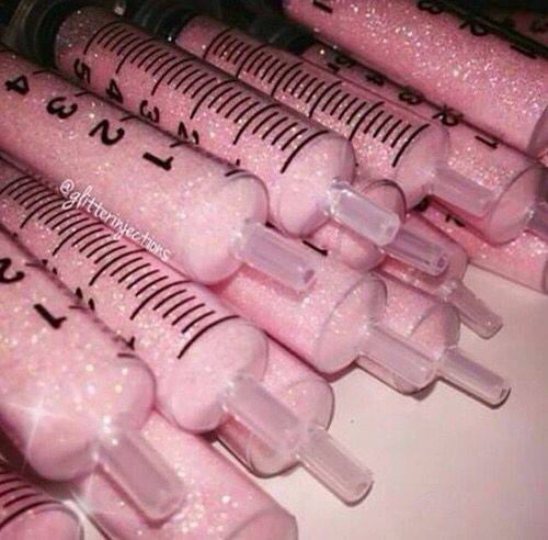 meladyesha's tweet image. Daily dose of glitter for our glammies 🎀
TAG someone who needs it👄

Check our daily blog at👉 EshaCosmetics.com

#Eshacosmetics #dailyblog #glamgirls