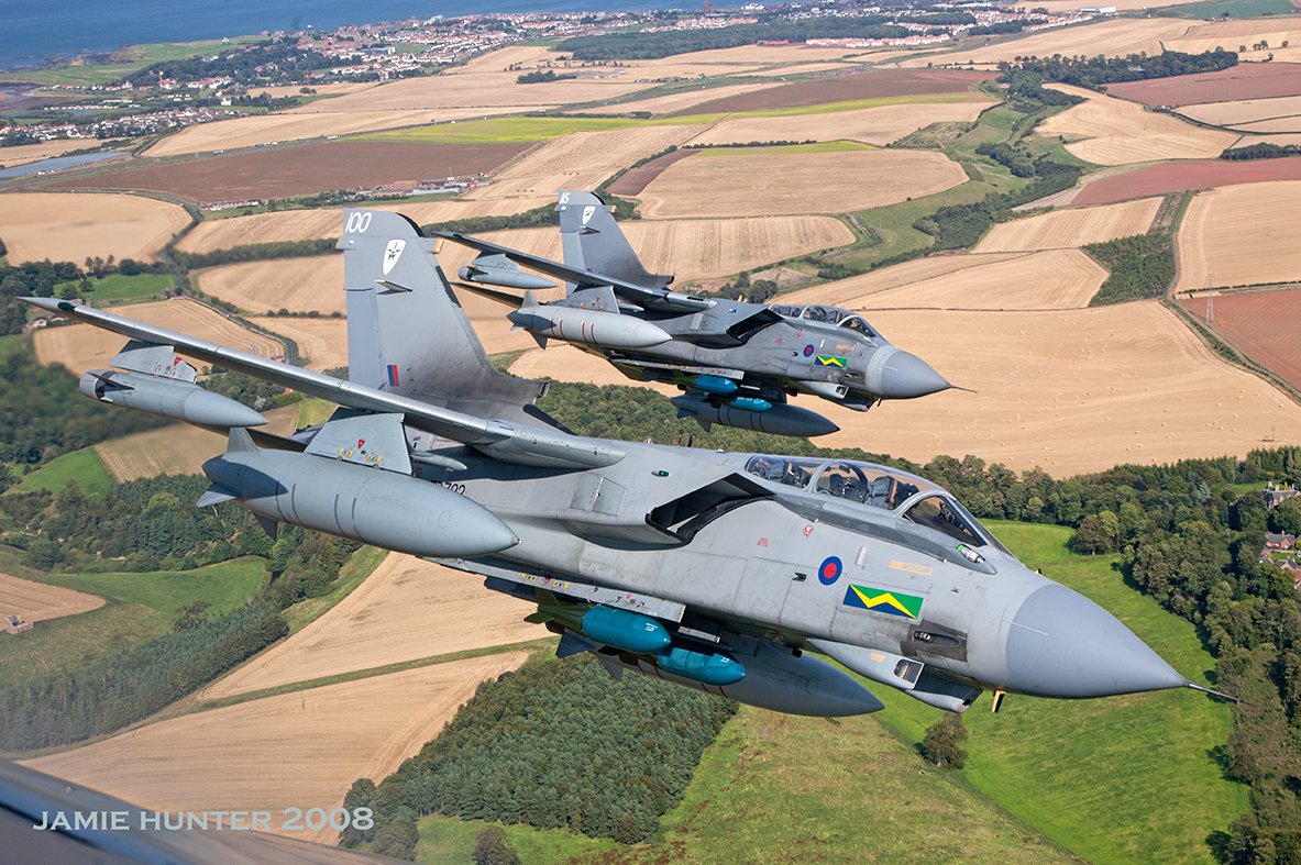 DwTvikyWoAANZtd.jpg:large