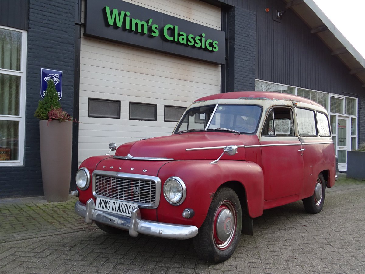 Wimsclassics's tweet photo. #Volvo PV 445, rood/wit, 1958
Barn find Volvo in rijdende staat. B18 motor met 12 Volt installatie.
Hele goede basis voor restauratie.
#zeldzaam #exemplaar #split #window !
auto behoefd nooit #geen #APK meer!!!!
Dus lekker rijden en geleidelijk aan restaureren. 
Prijs € 6950,00 https://t.co/Ye1V11pyjH