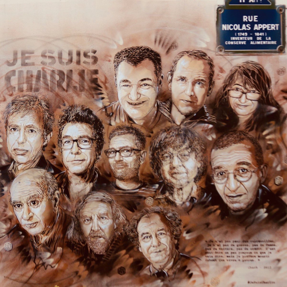 rglucks1's tweet photo. Jamais nous n’oublierons ce 7 janvier 2015.
Jamais nous n’oublierons les massacrés de Charlie Hebdo.
C’est fou à quel point les souvenirs de l’instant où la funeste nouvelle nous atteignit sont encore nets, tranchants, en chacun de nous. Comme si c’était hier
#PourToujoursCharlie https://t.co/Y9laEMJJWn