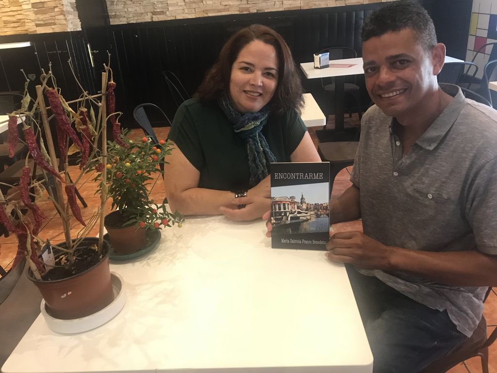 .<a href="/MgabrielaFB/">María Gabriela Franco</a> Qué he dejado un libro? Dejé varios, en #Segovia uno de ellos donde las tapas son de aúpa cocina de lujo en La Tasquina y más si son acompañadas de mi libro #Encontrarme en <a href="/ViasLiterarias/">Fernando Cotta Escritor</a> de BarriosdeLetras disponible ahí