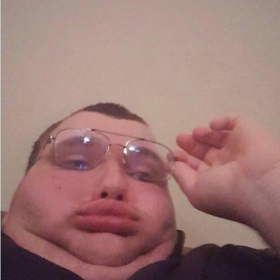 CrxDode's tweet photo. #FortniteMiddleEastServers
عادي اجرب الشهره لو مره ؟ سوي ريتويت ☹ https://t.co/3eUMVeYA8L