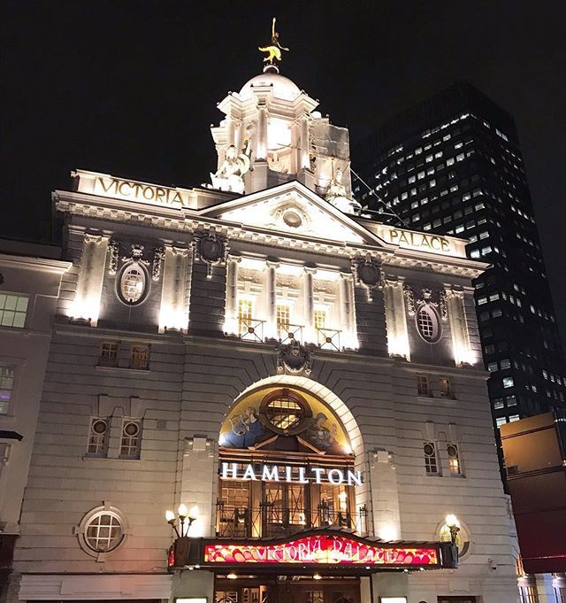 Lau_Evs's tweet photo. The story of tonight.
Hamilton in January seems to be a tradition now. Utterly overexcited about seeing this fabulous show again.
•
•
#hamiltonlondon #hamilton #londontheatre #prettybuildings #architecture #lookup #londonarchitecture #londonbuilding… https://t.co/ZpRqcBcWUW https://t.co/VCbtIhdEsM