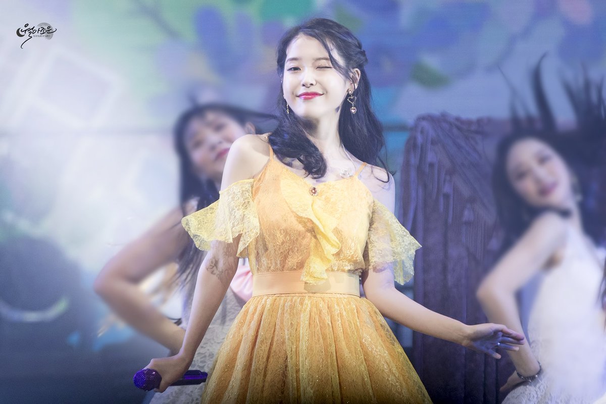 dnjfdkwhdns's tweet photo. 190105 dlwlrma in 제주 - 5
노란옷의 눈을 뜬 아이유

#IU #아이유 https://t.co/fAutx8KPZh