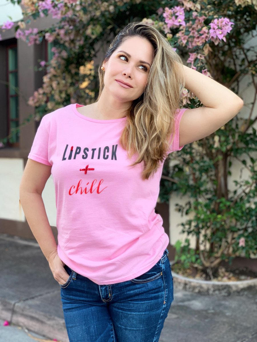 ARIASCouture's tweet photo. What about Lipstick and Chill? 💄Get yours here —>  https://t.co/oBZW1YgHjX  💋🔝 #tshirts https://t.co/zILrTKLWj2