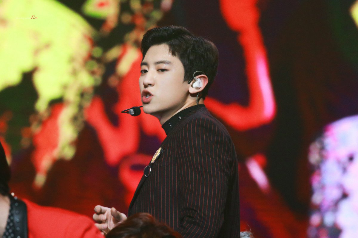 PWF61's tweet photo. 181228 KBS 가요대축제 #찬열 #CHANYEOL 
https://t.co/DzmprTS1x5
https://t.co/MwmA7fHDSJ
#LoveShot #러브샷 #EXO⁠ ⁠ #weareoneEXO⁠⁠ #어디에도_없을_완벽한_EXO⁠ ⁠@weareoneEXO https://t.co/mSWM4KorDk