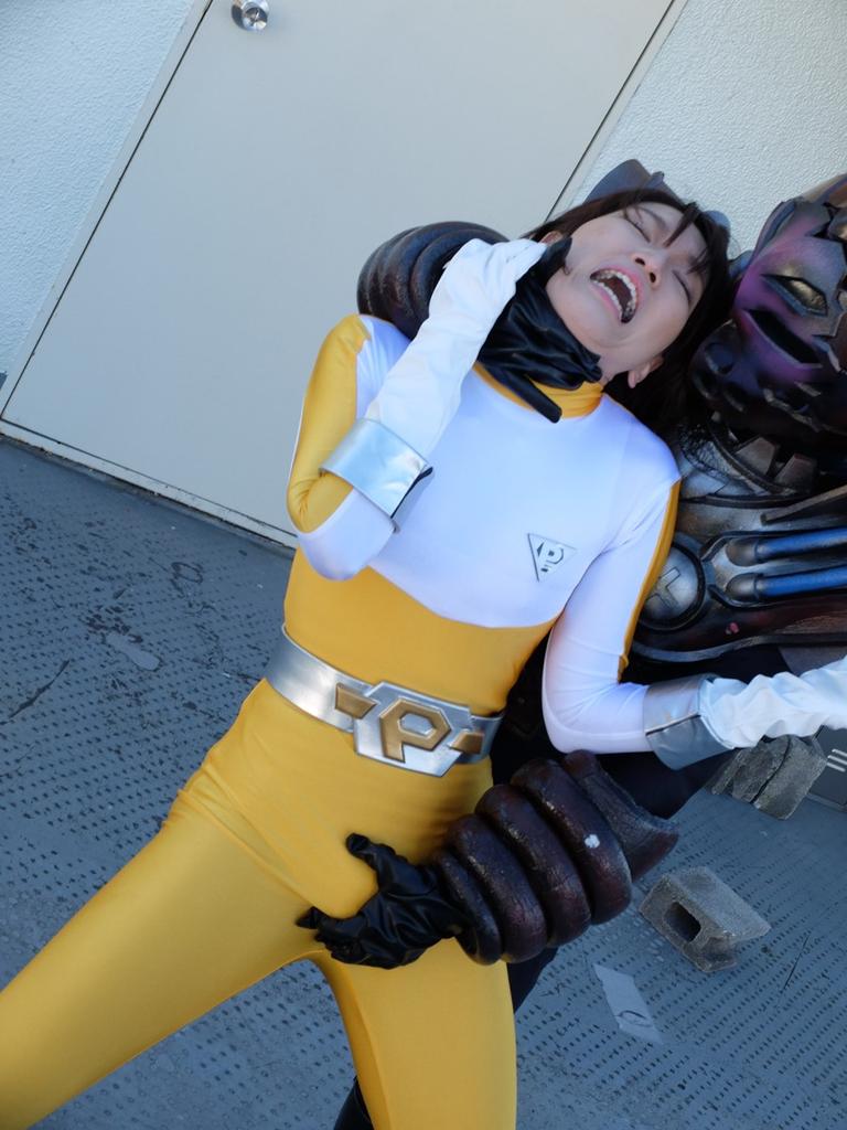 kawamorishige's tweet photo. 美少年ヒロイン　光撃戦隊パーフェクトレンジャー〜狙われたイエロー！男色幹部の恐怖〜
ブログ　現場スチール2更新しました。
エネルギーを吸われてマスクオブに。　さらにいたぶられて弱っていくナオ。 https://t.co/8r5PveTze6