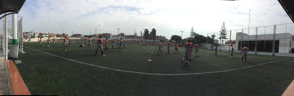 sportboys's tweet photo. Nuestra reserva profesional inicio la pretemporada bajo las órdenes del Profesor. Luis Hernández en Estadio Campolo Alcalde. 📷⚽
#VamosBoys
#Reserva2019
#PreTemporada2019 https://t.co/dLZC1dtMbo