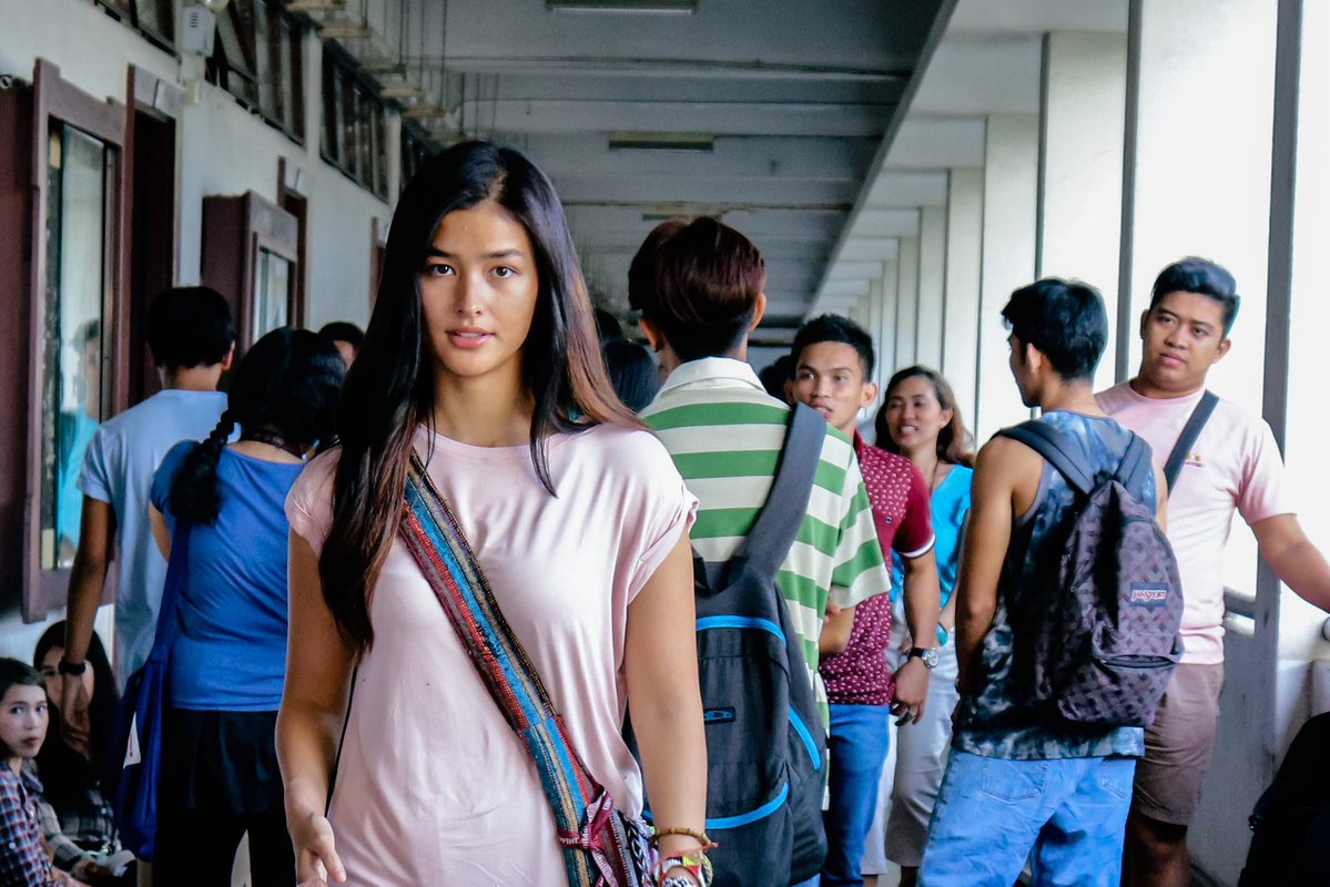newswatchplusph's tweet photo. LOOK: Behind the scenes photos of #LizQuen Enrique Gil @itsenriquegil and Liza Soberano @lizasoberano's upcoming film with @Black_SheepPH #AloneTogether. Film is directed by @tonetjadaone | @TristanNodalo https://t.co/HR4vBNcDOo