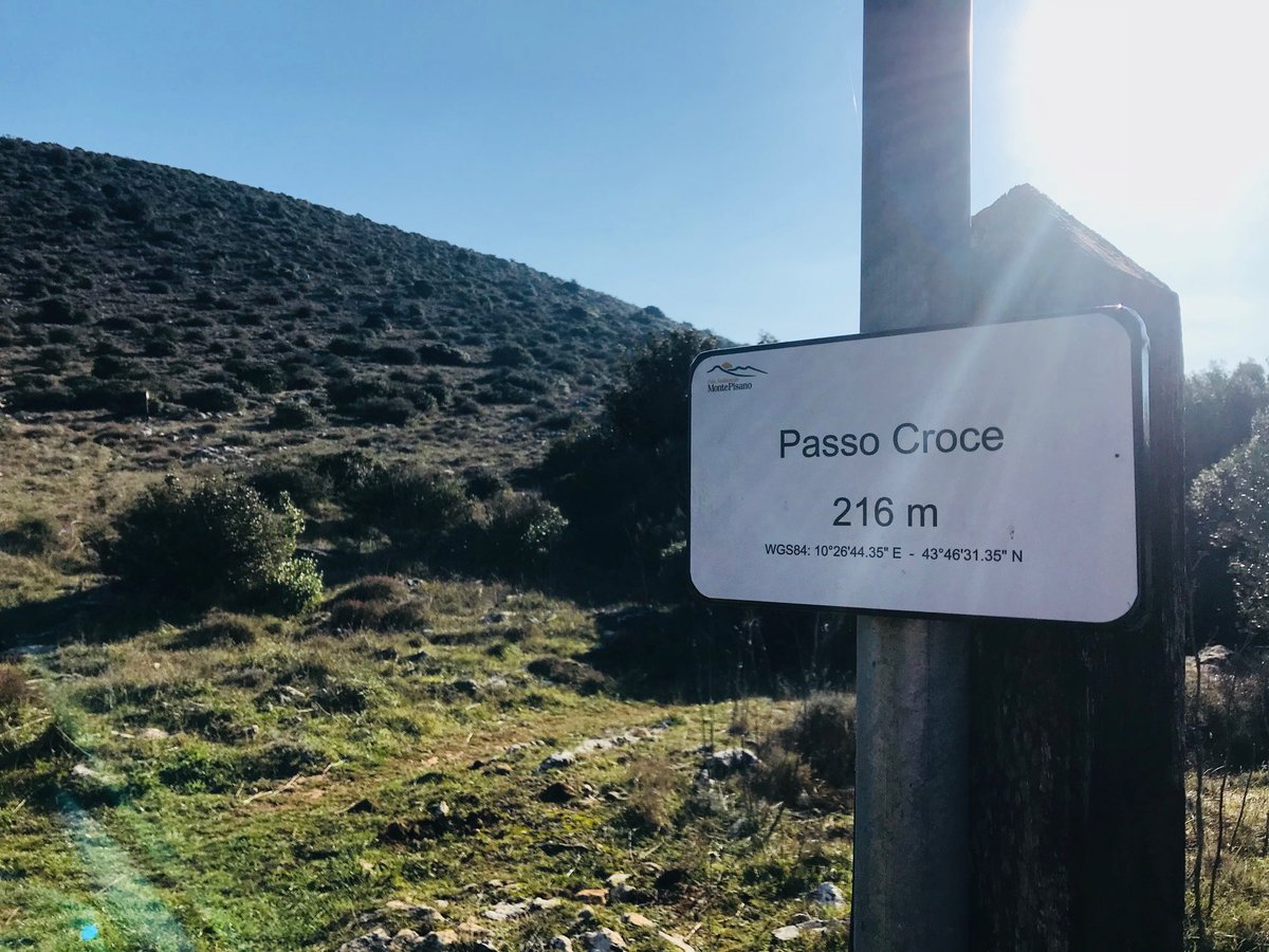 ladydodina's tweet photo. Bellissima domenica sul ⁦@montepisano ⁩ 
A beautiful sunday at #passocroce #passodante #sangiulianoterme #cai115 #cai00 #sole #sun #hikingadventures #italy #tuscany ⁦@dodosgarage⁩ https://t.co/5ZJerLhNDo