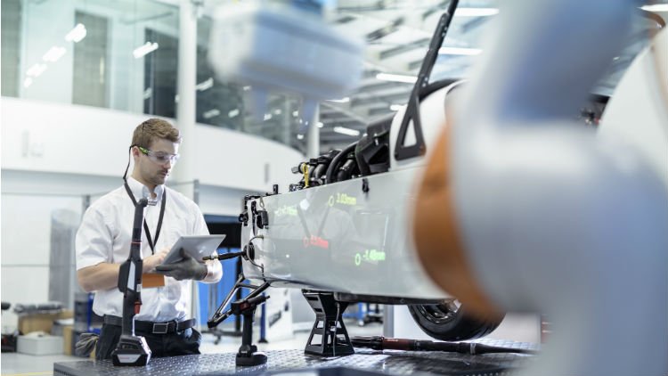 KateAHolden's tweet photo. Technological disruption: How are industrial businesses evolving? Discover more about the impact on M&amp;A here: https://t.co/A9L3KKLnzA #PwCDeals #MnA #Industrials https://t.co/W0pnijF275