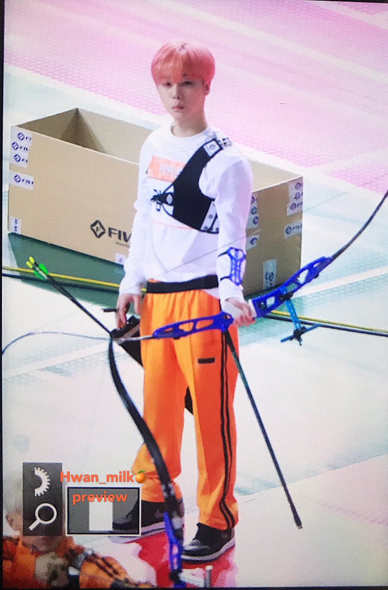 Hwan_milk's tweet photo. 🏹🧡🏹🧡
190107
#진환 #JINHWAN #ジナン #iKON 
@iKON_gnani_____ https://t.co/YwNMkm2yJc