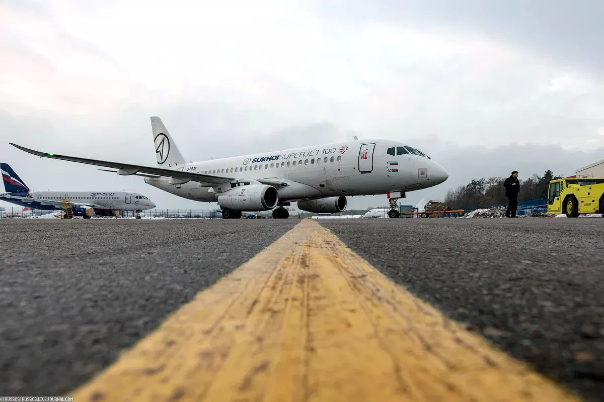 A bird with Saberlets spotted! #spotter #saberlets #planes #aviation #aircraft #wings #superjet #SJ100 #SSJ100