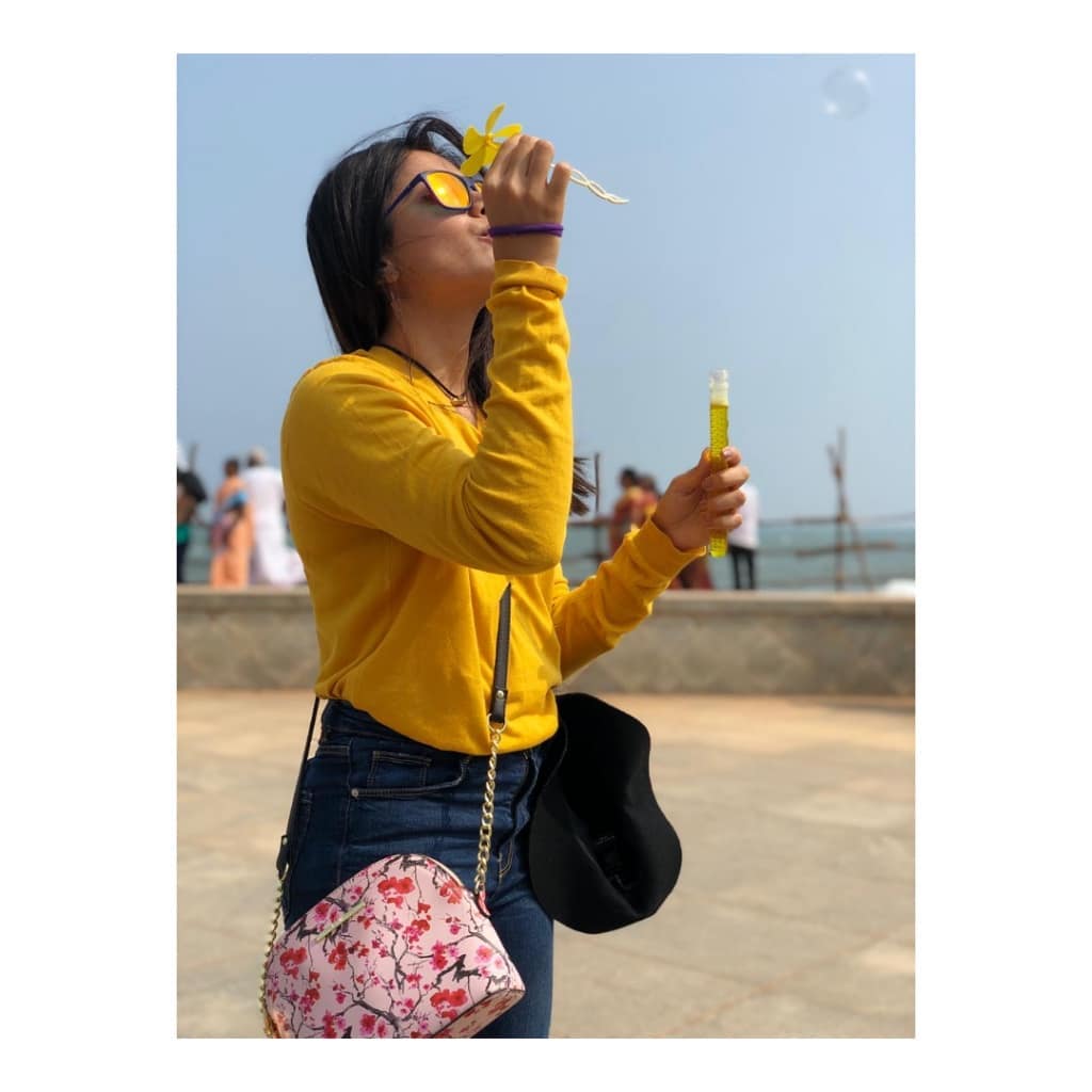 RashmikaArmy's tweet photo. Yellove 💛 https://t.co/y1Q4iKm6vh