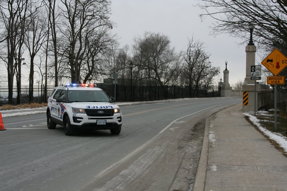The Hunter Street Bridge is closed due to a collision. Avoid the area, and find another route.