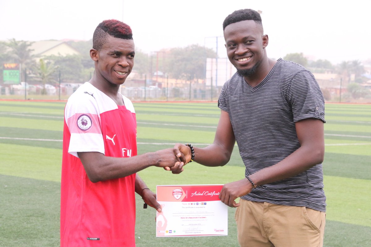 ASCGhana's tweet photo. Citizen Nii Saka Acquaye picks the Top Scorer award with 3 goals...

#ArsenalGhana🇬🇭
#AGG2018
#ArsenalGhanaGames https://t.co/ZXDGIka6ew