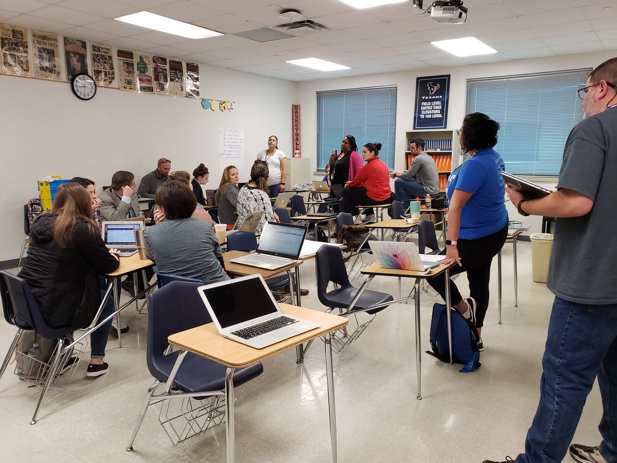 MeganZembik's tweet photo. Collaborating across campuses!! @LehmanHighLobos + @haysrebs = A ROCKSTAR ALGEBRA PROGRAM 🎉🎉
#HaysCISDPrideBeginswithYou #rebelswithacause #collectiveIQ #planningforkids https://t.co/LiWdTqbWsu