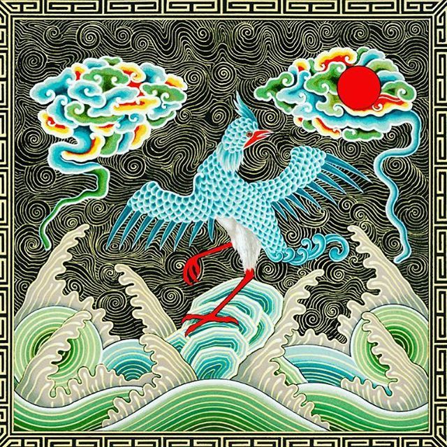 A beautiful inspiration for my project, Chinese Bird Design tapestry.

Birds have special meaning in Chinese art and their symbols are complex.  For instance the crane is a symbol for longevity whereas the peacock, of dignity and beauty. Looking beyond t… bit.ly/2VBtjL9